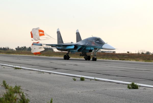 Sputnik Exclusive: Life in Between Airstrikes on Russian Base in Latakia - Sputnik International