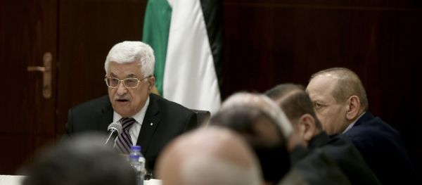 Palestinian president Mahmud Abbas (C-back) chairs a meeting of the Palestine Liberation Organisation (PLO) executive committee in the West Bank city of Ramallah Palestinian president Mahmud Abbas (C-back) chairs a meeting of the Palestine Liberation Organisation (PLO) executive committee in the West Bank city of Ramallah - Sputnik International