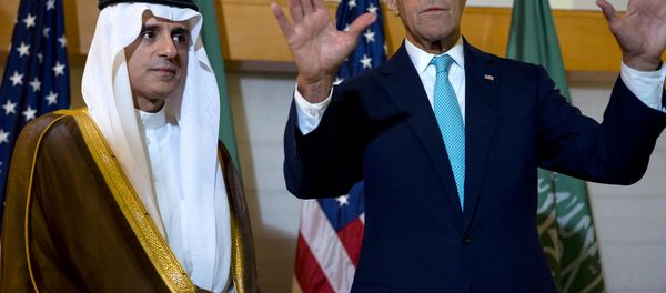 Secretary of State John Kerry, right, meets with Saudi Arabia's Foreign Minister Adel Al-Jubeir in New York, Saturday, Sept. 26, 2015. - Sputnik International