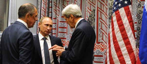 President Vladimir Putin and Foreign Minister Sergei Lavrov speak with Secretary of State John Kerry attends at the 70th UN General Assembly session President Vladimir Putin and Foreign Minister Sergei Lavrov speak with Secretary of State John Kerry attends at the 70th UN General Assembly session - Sputnik International