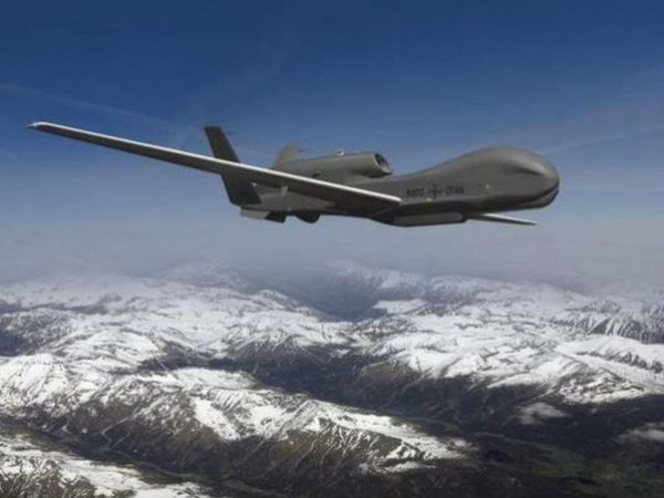The US Air Force plans to replace Lockheed Martin’s infamous U-2 spy plane with Northrop Grumman’s RQ-4 Global Hawk. The US Air Force plans to replace Lockheed Martin’s infamous U-2 spy plane with Northrop Grumman’s RQ-4 Global Hawk. - Sputnik International