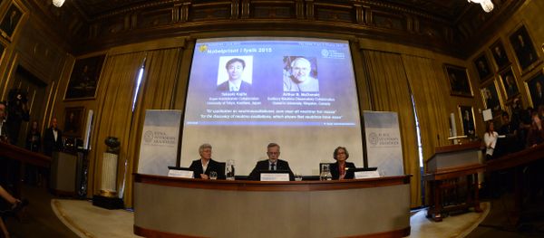 Anne L'Huillier, member of the Nobel Committee for Physics, Goran K Hansson, Permanent Secretary of the Royal Swedish Academy of Sciences, and Olga Botner, member of the Nobel Committee for Physics, sit in front of a screen displaying the winners of the Nobel Prize in Physics 2015 Takaaki Kajita (L) and Arthur B McDonald during a press conference of the Nobel Committee to announce the winners of the 2015 Nobel Prize in Physics on October 6, 2015 at the Swedish Academy of Sciences in Stockholm, Sweden Anne L'Huillier, member of the Nobel Committee for Physics, Goran K Hansson, Permanent Secretary of the Royal Swedish Academy of Sciences, and Olga Botner, member of the Nobel Committee for Physics, sit in front of a screen displaying the winners of the Nobel Prize in Physics 2015 Takaaki Kajita (L) and Arthur B McDonald during a press conference of the Nobel Committee to announce the winners of the 2015 Nobel Prize in Physics on October 6, 2015 at the Swedish Academy of Sciences in Stockholm, Sweden - Sputnik International