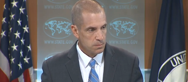 Associated Press reporter Matt Lee reminded State Department Deputy Spokesman Mark Toner of the department’s sharp and immediate condemnation of an Israeli shelling, which accidentally struck a school in Gaza last year. - Sputnik International
