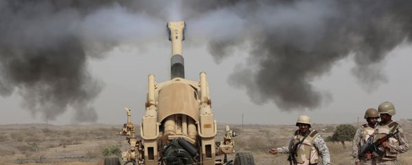 In this Monday, April 20, 2015, file photo, Saudi soldiers fire artillery toward three armed vehicles approaching the Saudi border with Yemen in Jazan, Saudi Arabia. - Sputnik International