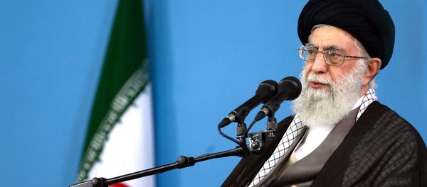 In this picture released by the official website of the office of the Iranian supreme leader, Supreme Leader Ayatollah Ali Khamenei delivers a speech during a meeting in Tehran, Wednesday, Sept. 9, 2015 - Sputnik International