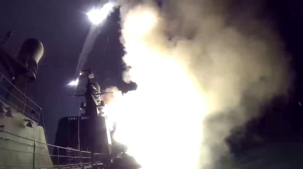 Caspian Flotilla ships fire missiles to attack ISIL positions in Syria - Sputnik International