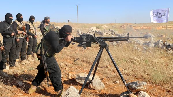 Rebel fighters from the First Battalion under the Free Syrian Army take part in a military training on June 10, 2015, in the rebel-held countryside of the northern city of Aleppo - Sputnik International