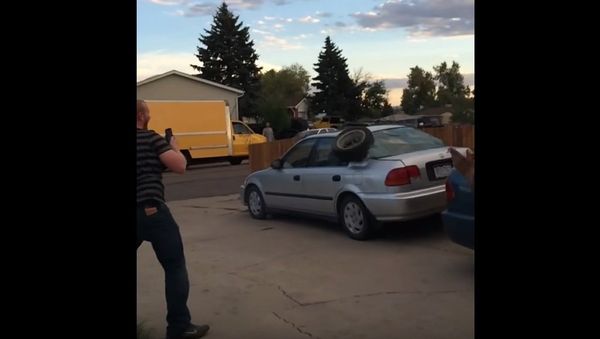 3 car airbags + 1 wheel = One smashed civic!!! - Sputnik International