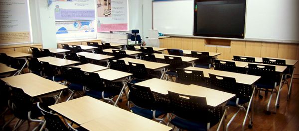 Empty desks in a classroom Empty desks in a classroom - Sputnik International