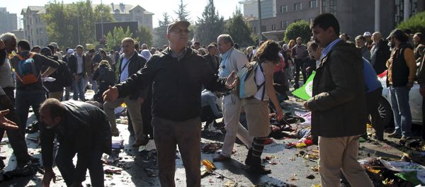 A man reacts after an explosion during a peace march in Ankara, Turkey, October 10, 2015 A man reacts after an explosion during a peace march in Ankara, Turkey, October 10, 2015 - Sputnik International