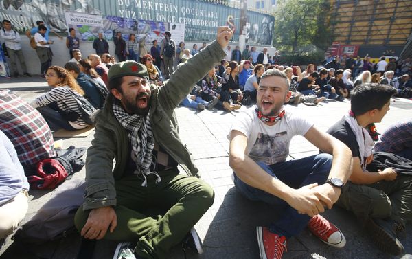 Demonstrators attend a protest against explosions during a peace march in Ankara, in central Istanbul, Turkey, October 10, 2015. Demonstrators attend a protest against explosions during a peace march in Ankara, in central Istanbul, Turkey, October 10, 2015. - Sputnik International