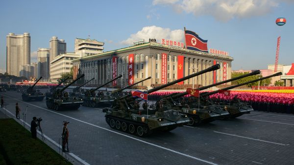 North Korean tanks pass through Kim Il-Sung square during a mass military parade in Pyongyang on October 10, 2015 North Korean tanks pass through Kim Il-Sung square during a mass military parade in Pyongyang on October 10, 2015 - Sputnik International