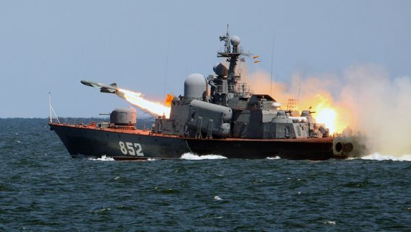 A Termit anti-ship cruise missile launched from the missile boat R-123 - Sputnik International