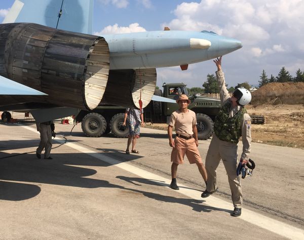 Russian pilots ready a Su-30 fighter for a raid at Hmeimim aerodrome in Syria. Russian pilots ready a Su-30 fighter for a raid at Hmeimim aerodrome in Syria. - Sputnik International