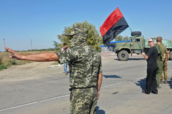 Activists block motorway near Chongar on border between Ukraine and Crimea Activists block motorway near Chongar on border between Ukraine and Crimea - Sputnik International