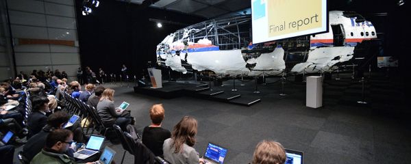 With Dutch prosecutors set to publish the second part of their probe into the July 17, 2014 crash of Malaysia Airlines Flight MH17 in east Ukraine on September 28, a team of Russian volunteers and bloggers have come up with additional facts breaking down the lies and half-truths about that tragedy With Dutch prosecutors set to publish the second part of their probe into the July 17, 2014 crash of Malaysia Airlines Flight MH17 in east Ukraine on September 28, a team of Russian volunteers and bloggers have come up with additional facts breaking down the lies and half-truths about that tragedy - Sputnik International