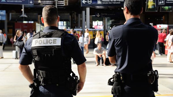 French police officers patrol at Gare du Nord train station in Paris, France, Saturday, Aug. 22, 2015. - Sputnik International