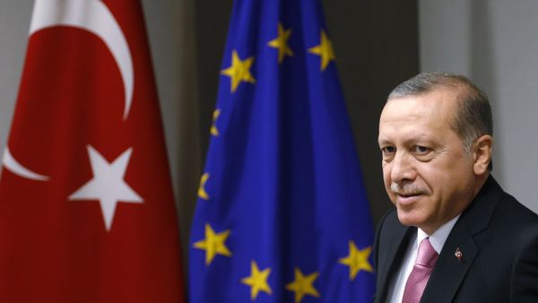 Turkish President Recep Tayyip Erdogan waits for the arrival of European Council President Donald Tusk prior to a meeting at the EU Council building in Brussels on Monday, Oct. 5, 2015. Turkish President Recep Tayyip Erdogan waits for the arrival of European Council President Donald Tusk prior to a meeting at the EU Council building in Brussels on Monday, Oct. 5, 2015. - Sputnik International
