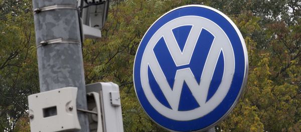 A Volkswagen logo stands next to a CCTV security camera in Wolfsburg, Germany October 7, 2015 A Volkswagen logo stands next to a CCTV security camera in Wolfsburg, Germany October 7, 2015 - Sputnik International