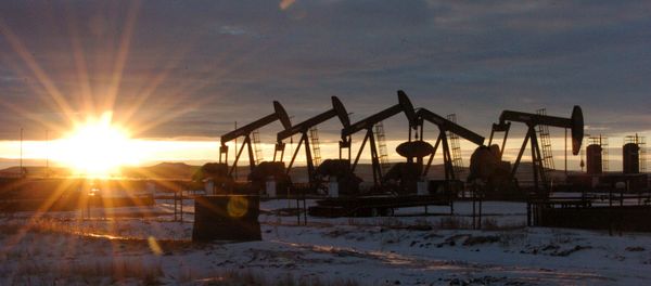 In this Jan. 14, 2015 file photo, some of the 60 rigs that are drilling surrounding McKenzie County, 40 percent of the rigs statewide, work in western North Dakota In this Jan. 14, 2015 file photo, some of the 60 rigs that are drilling surrounding McKenzie County, 40 percent of the rigs statewide, work in western North Dakota - Sputnik International