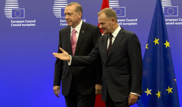 Turkish President Recep Tayyip Erdogan, left, is greeted by European Council President Donald Tusk prior to a meeting at the EU Council building in Brussels on Monday, Oct. 5, 2015. Turkish President Recep Tayyip Erdogan, left, is greeted by European Council President Donald Tusk prior to a meeting at the EU Council building in Brussels on Monday, Oct. 5, 2015. - Sputnik International
