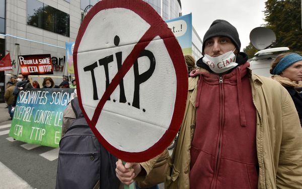 Protestors demonstrate against the free trade agreements TTIP (Transatlantic Trade and Investment Partnership) and CETA (Comprehensive Economic and Trade Agreement) during an EU summit in Brussels, Belgium on Thursday, Oct. 15, 2015 Protestors demonstrate against the free trade agreements TTIP (Transatlantic Trade and Investment Partnership) and CETA (Comprehensive Economic and Trade Agreement) during an EU summit in Brussels, Belgium on Thursday, Oct. 15, 2015 - Sputnik International
