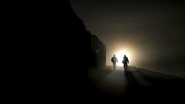 Hungarian soldiers walk along the border fence between Hungary and Croatia at Zakany , Hungary October 16, 2015. Hungary declared its southern border with Croatia closed to migrants on Friday, diverting them into tiny Slovenia in a measure of Europe's disjointed response to the flow of people reaching its shores in flight from war and poverty. Hungarian soldiers walk along the border fence between Hungary and Croatia at Zakany , Hungary October 16, 2015. Hungary declared its southern border with Croatia closed to migrants on Friday, diverting them into tiny Slovenia in a measure of Europe's disjointed response to the flow of people reaching its shores in flight from war and poverty. - Sputnik International