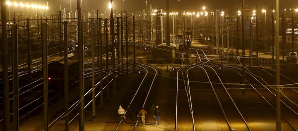 Migrants run after crossing a fence as they attempt to access the Channel Tunnel in Frethun, near Calais, France, in this August 4, 2015 file photo. Migrants run after crossing a fence as they attempt to access the Channel Tunnel in Frethun, near Calais, France, in this August 4, 2015 file photo. - Sputnik International