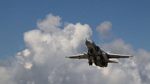 Russian Su-24 front-line bomber jet - Sputnik International