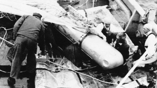 US Navy ordnance men check for contamination on an H-bomb on deck of the USS petrel off Palomares Beach, Spain on April 8, 1966, after the bomb was successfully recovered from the Mediterranean Sea. Bomb had been lost since last January following the crash of two U.S. Air Force planes. US Navy ordnance men check for contamination on an H-bomb on deck of the USS petrel off Palomares Beach, Spain on April 8, 1966, after the bomb was successfully recovered from the Mediterranean Sea. Bomb had been lost since last January following the crash of two U.S. Air Force planes. - Sputnik International