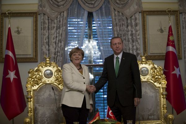 German Chancellor Angela Merkel (L) meets with Turkish President Tayyip Erdogan in Istanbul, Turkey, October 18, 2015. German Chancellor Angela Merkel (L) meets with Turkish President Tayyip Erdogan in Istanbul, Turkey, October 18, 2015. - Sputnik International