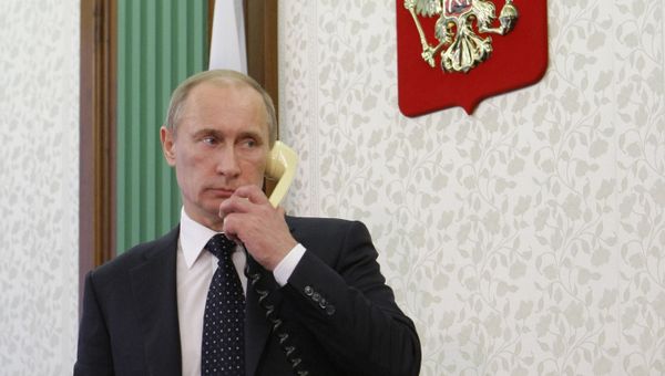 Russian Prime Minister Vladimir Putin meets Transport Minister Igor Levitin Russian Prime Minister Vladimir Putin meets Transport Minister Igor Levitin - Sputnik International