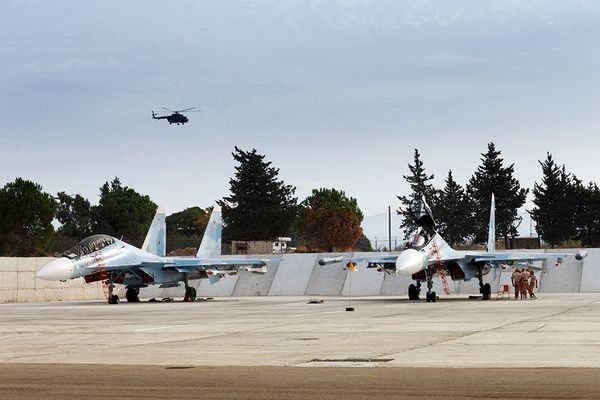 Russian Aerospace Forces Su-30SM Flanker-H super-maneuverable generation 4+ multirole jet fighters at Hmeymim air base near Latakia, Syria, all set for combat missions’ air support - Sputnik International