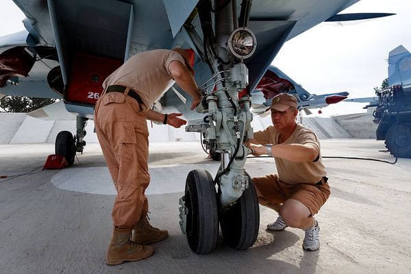 Front view of a Russian Su-30SM Flanker-H multirole fighter at Hmeymim air base near Latakia, Syria, under airfield maintenance by technicians from the Russian Aerospace Forces. - Sputnik International