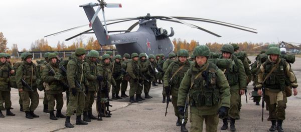 Russian Army's Elite: Airborne Troops Drill in Pskov Region - Sputnik International
