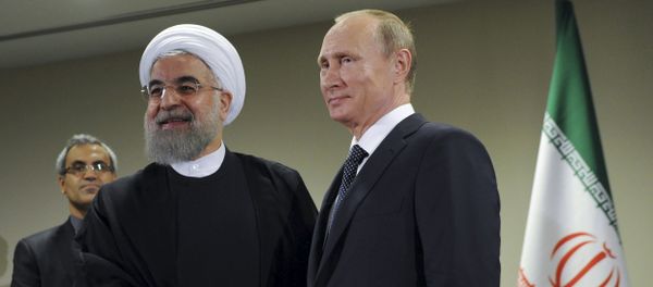 Russia's President Vladimir Putin (R) meets with Iran's President Hassan Rouhani on the sidelines of the United Nations General Assembly in New York, September 28, 2015 Russia's President Vladimir Putin (R) meets with Iran's President Hassan Rouhani on the sidelines of the United Nations General Assembly in New York, September 28, 2015 - Sputnik International
