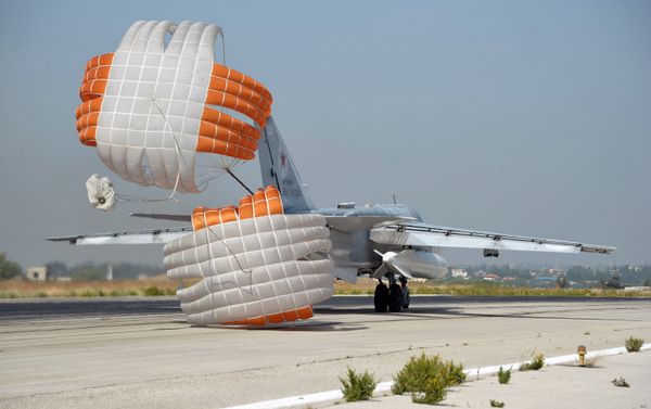 Russian aircraft at Hemeimeem Air Base in Syria Russian aircraft at Hemeimeem Air Base in Syria - Sputnik International