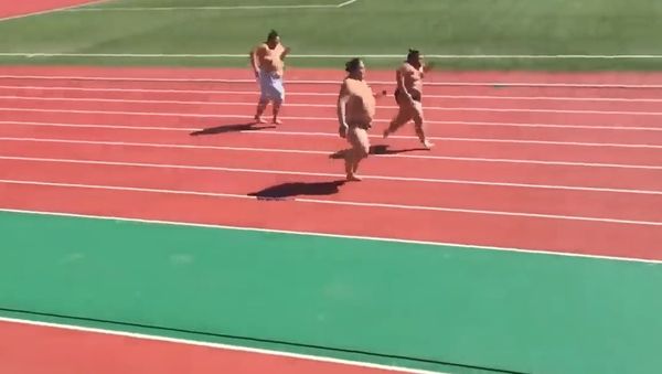 Sumo Wrestlers Sprinting is Hilarious Extreme Awkward - Sputnik International