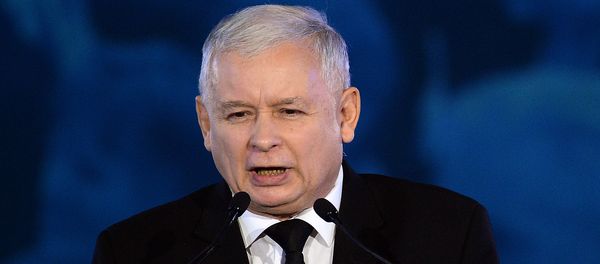 Jaroslaw Kaczynski leader of the opposition Law and Justice party in this weekend's general elections speaks at a party convention in Warsaw - Sputnik International