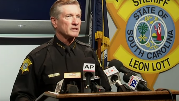 Sheriff Fires School Cop Who Thrashed, Injured Student in Viral Video - Sputnik International