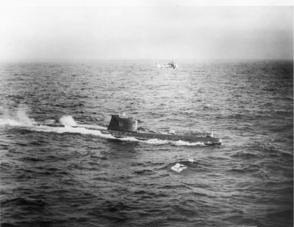 Soviet submarine B-59, forced to the surface by U.S. Naval forces in the Caribbean near Cuba - Sputnik International