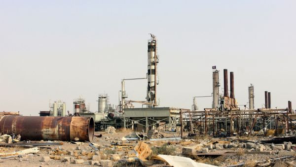 Destruction at Beiji oil refinery during the military operations, some 250 kilometers (155 miles) north of Baghdad, Iraq, Thursday, Oct. 22, 2015 Destruction at Beiji oil refinery during the military operations, some 250 kilometers (155 miles) north of Baghdad, Iraq, Thursday, Oct. 22, 2015 - Sputnik International