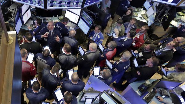 Traders gather at the post that handles Allergan on the floor of the New York Stock Exchange,Thursday, Oct. 29, 2015 Traders gather at the post that handles Allergan on the floor of the New York Stock Exchange,Thursday, Oct. 29, 2015 - Sputnik International