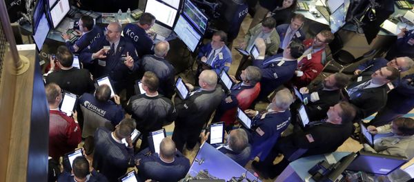 Traders gather at the post that handles Allergan on the floor of the New York Stock Exchange,Thursday, Oct. 29, 2015 Traders gather at the post that handles Allergan on the floor of the New York Stock Exchange,Thursday, Oct. 29, 2015 - Sputnik International