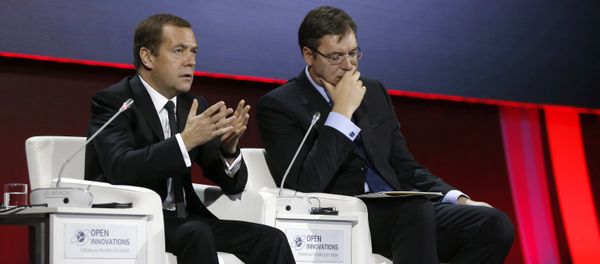 October 28, 2015. Prime Minister Dmitry Medvedev, left, and Serbian Prime Minister Aleksandar Vucic at the plenary session Human being between trends of technological revolution at the 4th Open Innovations International Forum in Moscow - Sputnik International