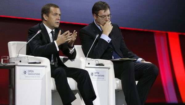 October 28, 2015. Prime Minister Dmitry Medvedev, left, and Serbian Prime Minister Aleksandar Vucic at the plenary session Human being between trends of technological revolution at the 4th Open Innovations International Forum in Moscow October 28, 2015. Prime Minister Dmitry Medvedev, left, and Serbian Prime Minister Aleksandar Vucic at the plenary session Human being between trends of technological revolution at the 4th Open Innovations International Forum in Moscow - Sputnik International