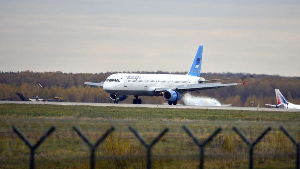 In this photo taken on Tuesday, Oct. 20, 2015, The Russian airline Kogalymavia’s Airbus A321 with a tail number of EI-ETJ on an airstrip of Moscow’s Domodedovo international airport, outside Moscow, Russia In this photo taken on Tuesday, Oct. 20, 2015, The Russian airline Kogalymavia’s Airbus A321 with a tail number of EI-ETJ on an airstrip of Moscow’s Domodedovo international airport, outside Moscow, Russia - Sputnik International