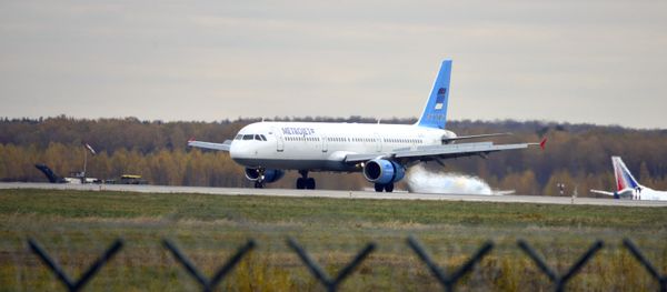 In this photo taken on Tuesday, Oct. 20, 2015, The Russian airline Kogalymavia’s Airbus A321 with a tail number of EI-ETJ on an airstrip of Moscow’s Domodedovo international airport, outside Moscow, Russia In this photo taken on Tuesday, Oct. 20, 2015, The Russian airline Kogalymavia’s Airbus A321 with a tail number of EI-ETJ on an airstrip of Moscow’s Domodedovo international airport, outside Moscow, Russia - Sputnik International