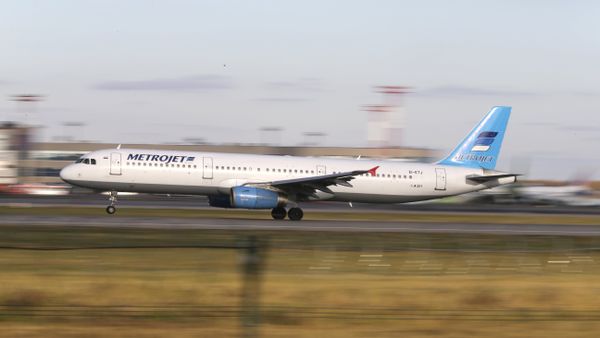 In this photo taken on Tuesday, Oct. 20, 2015, The Russian airline Kogalymavia’s Airbus A321 with a tail number of EI-ETJ on an airstrip of Moscow’s Domodedovo international airport, outside Moscow, Russia - Sputnik International