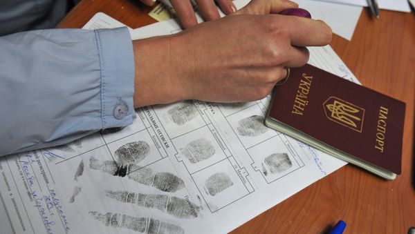 Russia has stopped offering Ukrainian refugees preferential migration status, which it had granted against the background of the armed conflict in eastern Ukraine's Donbass region - Sputnik International